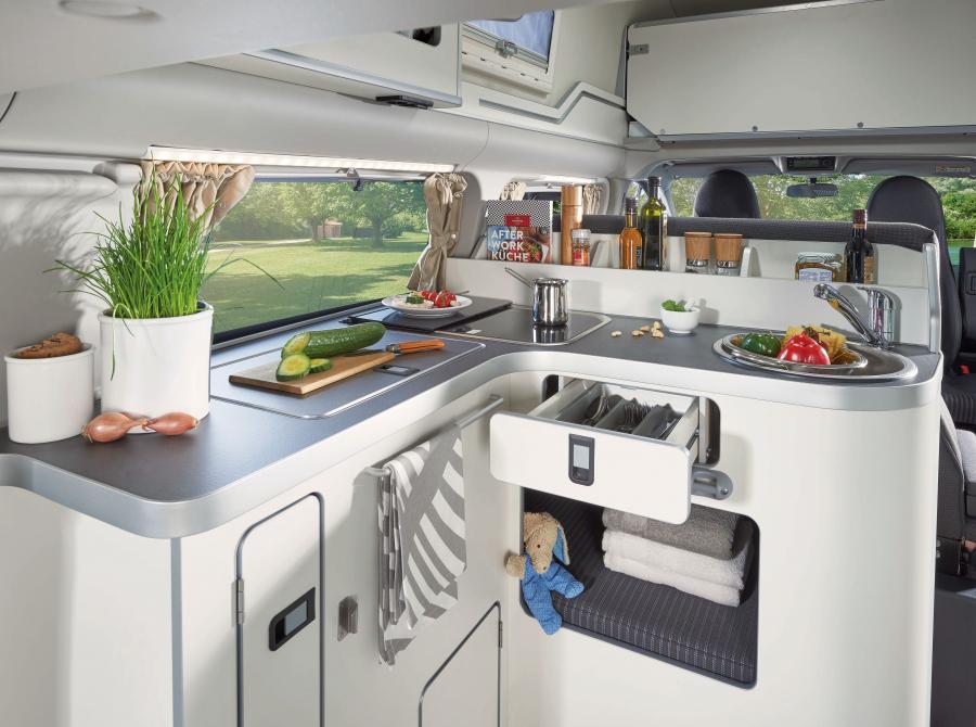 Интерьер Westfalia Ford Transit Custom Nugget Plus Hochdach 2019 года  (фото 3 из 5)